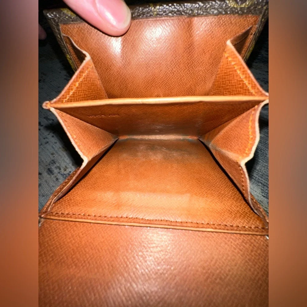 Louis Vuitton Monogram Monnaie Double Snap Wallet - Picture 10 of 16